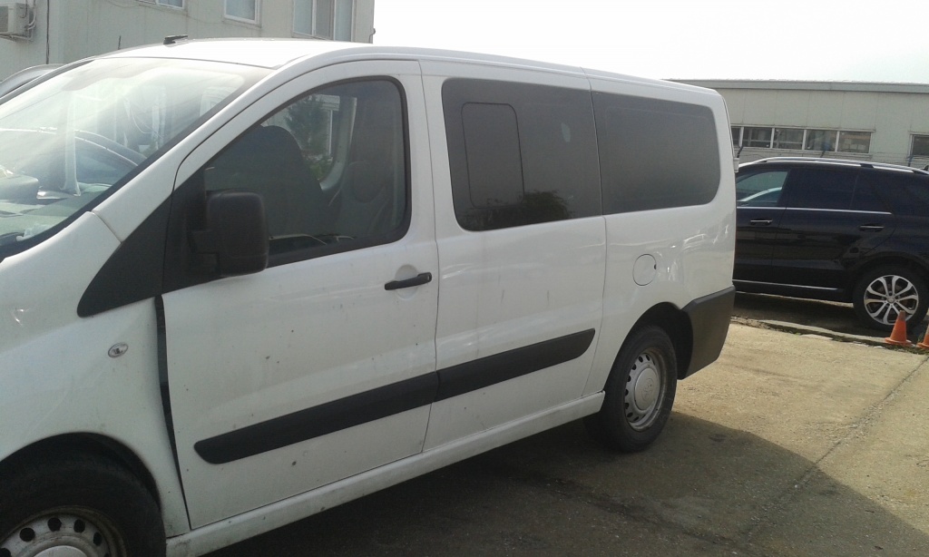 Dezmembrez Peugeot Expert din 2010 motor 1.6hdi tip 9HU