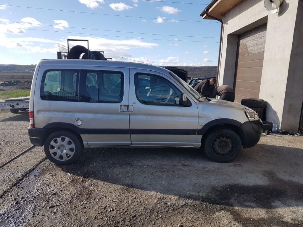 Dezmembrez Peugeot Partner 2006 1,6tdi