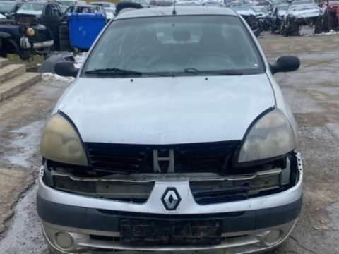 Dezmembrez Renault Clio 2003 limuzina 1,4 benzina
