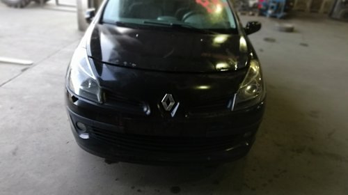 Dezmembrez Renault Clio an 2009