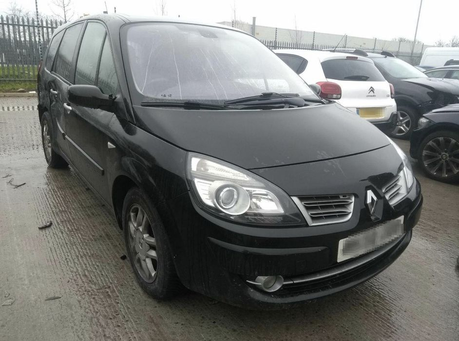 Dezmembrez Renault Grand Scenic 1.9dci