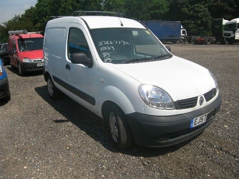 Dezmembrez Renault kangoo 1.5 dci