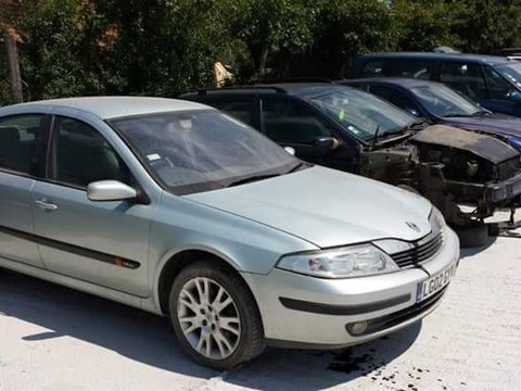 Dezmembrez Renault Laguna 2 1800 16v an 2002