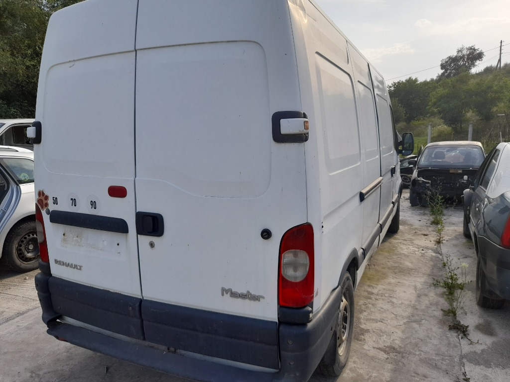 Dezmembrez renault master 2.5 dci 2009 c
