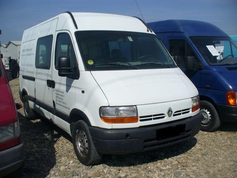 Dezmembrez Renault Master