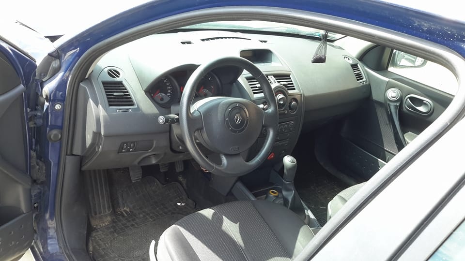Dezmembrez renault megane combi 1,5 dci