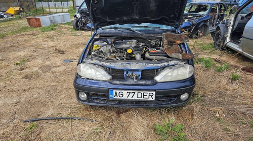 Dezmembrez Renault Megane 1 Hatchback 1.