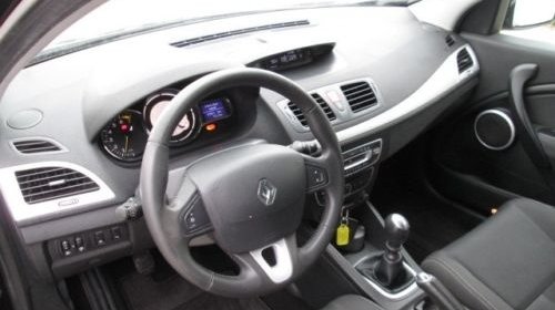 Dezmembrez Renault Megane 2010 Hatchback