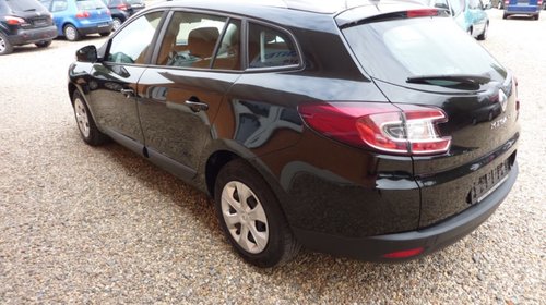 Dezmembrez Renault Megane 3 1.6 16v