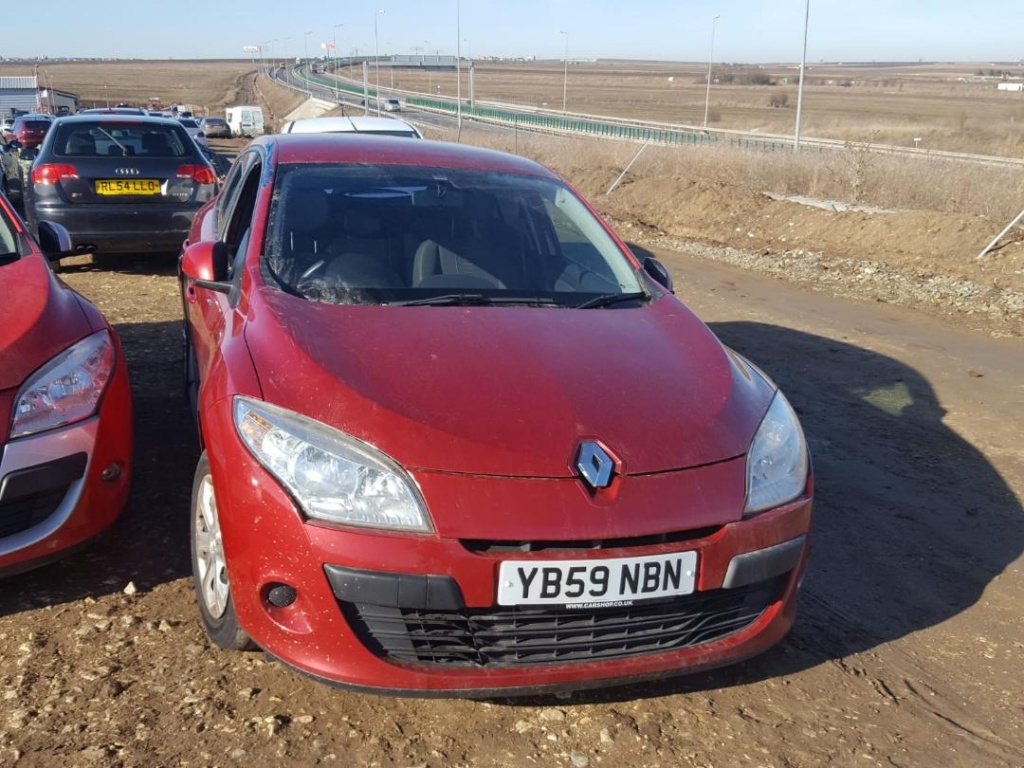 Dezmembrez RENAULT MEGANE 3,an 2009,motor 1.6 benzina