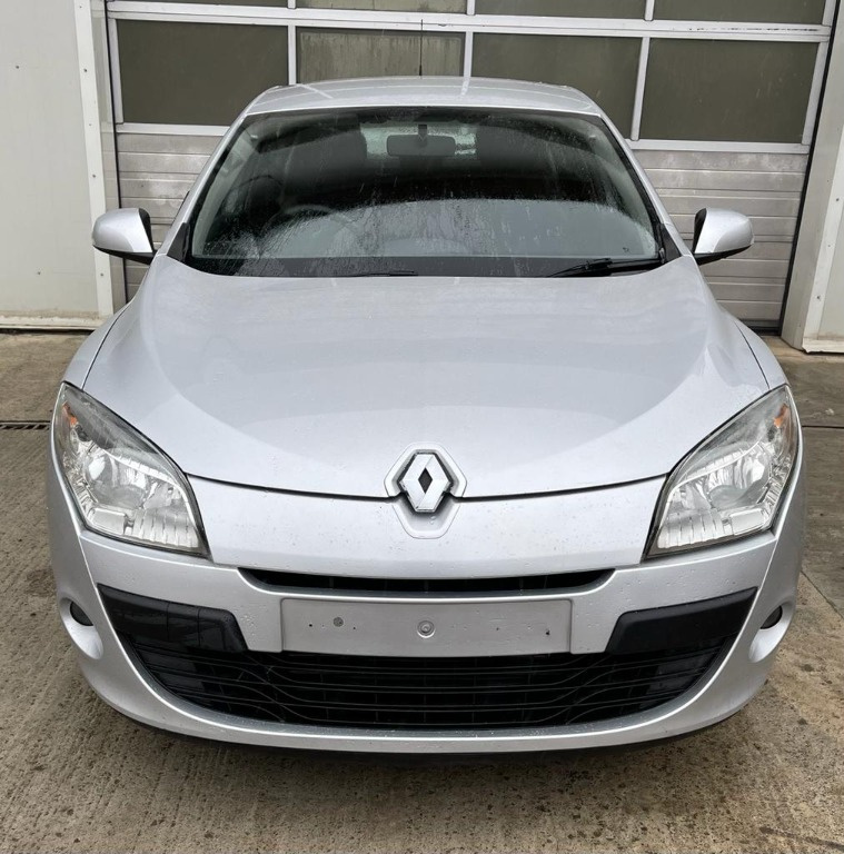 Dezmembrez Renault Megane 3 Hatchback, 1.5 DCI 110CP - Euro 5, an 2008 - 2016