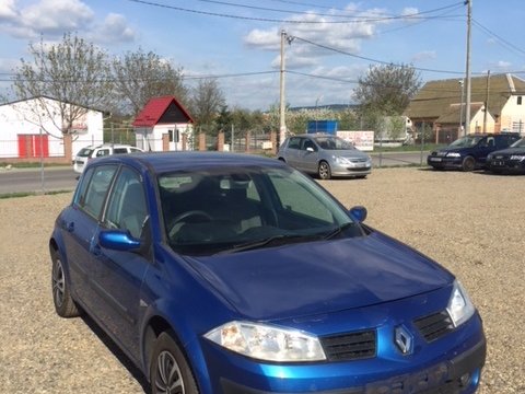 Dezmembrez Renault Megane albastru 1,6b, an 2003