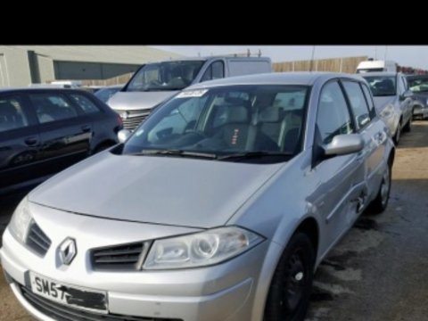 Dezmembrez Renault Megane II 2007 Hatchback 1.6 benzina