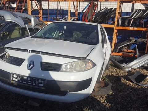 Dezmembrez Renault Megane