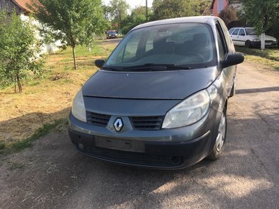 Dezmembrez Renault Scenic motor 1.9 DCI, an 2005