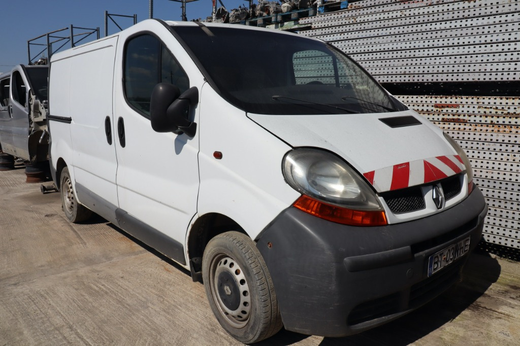 Dezmembrez Renault Trafic, 1.9 dci, an 2002