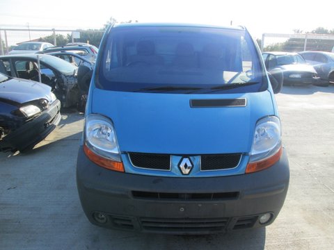 Dezmembrez renault trafic 2.5 dci din 2005