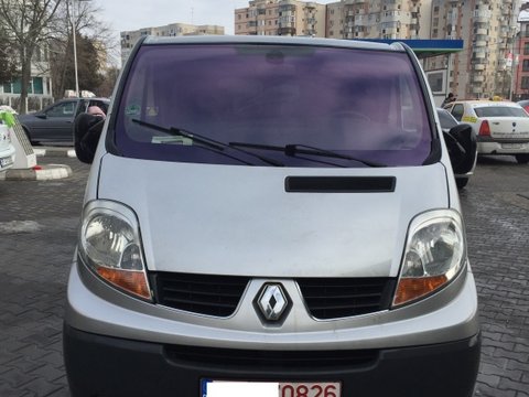 Dezmembrez Renault Trafic 2.5 dci G9U