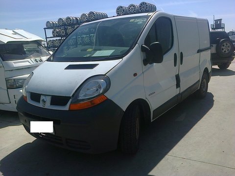 Dezmembrez Renault Trafic, an 2003