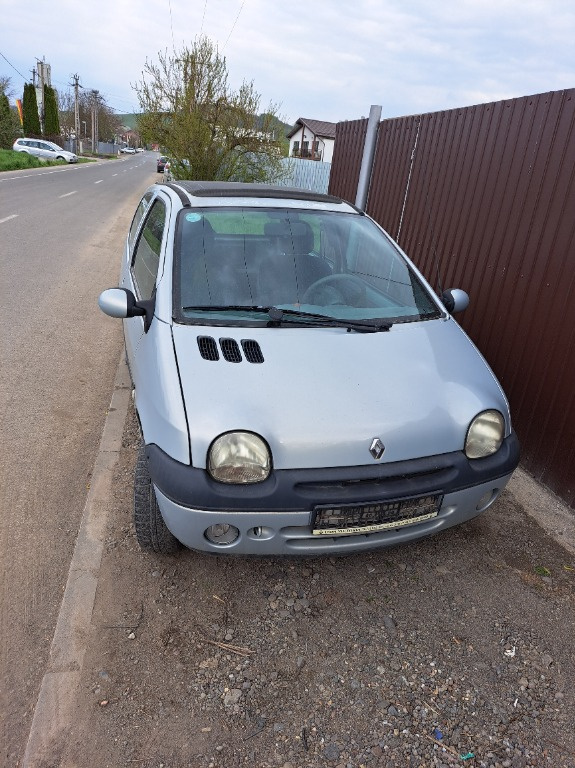 Dezmembrez Renault Twingo 1.2 benzina