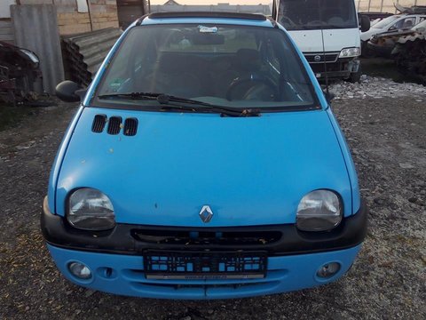 Dezmembrez Renault Twingo, an 2000, 1.2 benzina