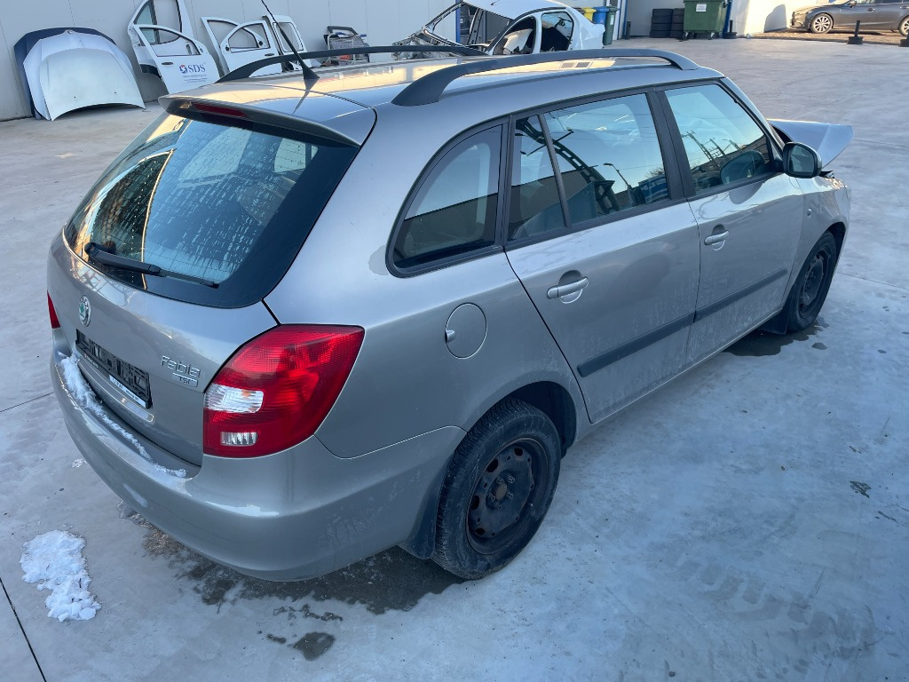 Dezmembrez Skoda Fabia 2 Facelift Combi 