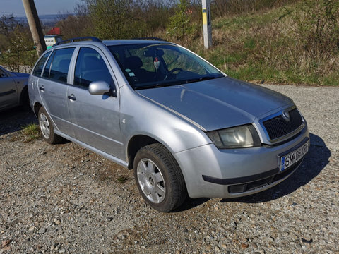 Dezmembrez Skoda Fabia Combi 1.2 i culoare gri