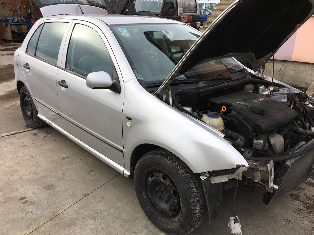 Dezmembrez Skoda Fabia