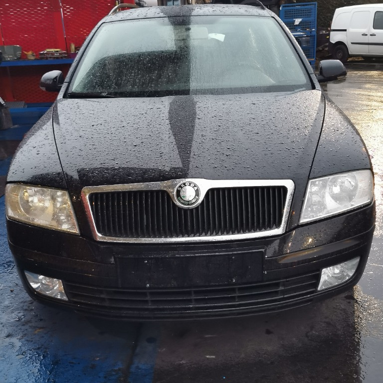 Dezmembrez Skoda octavia 2 1.9 tdi bxe an 2008