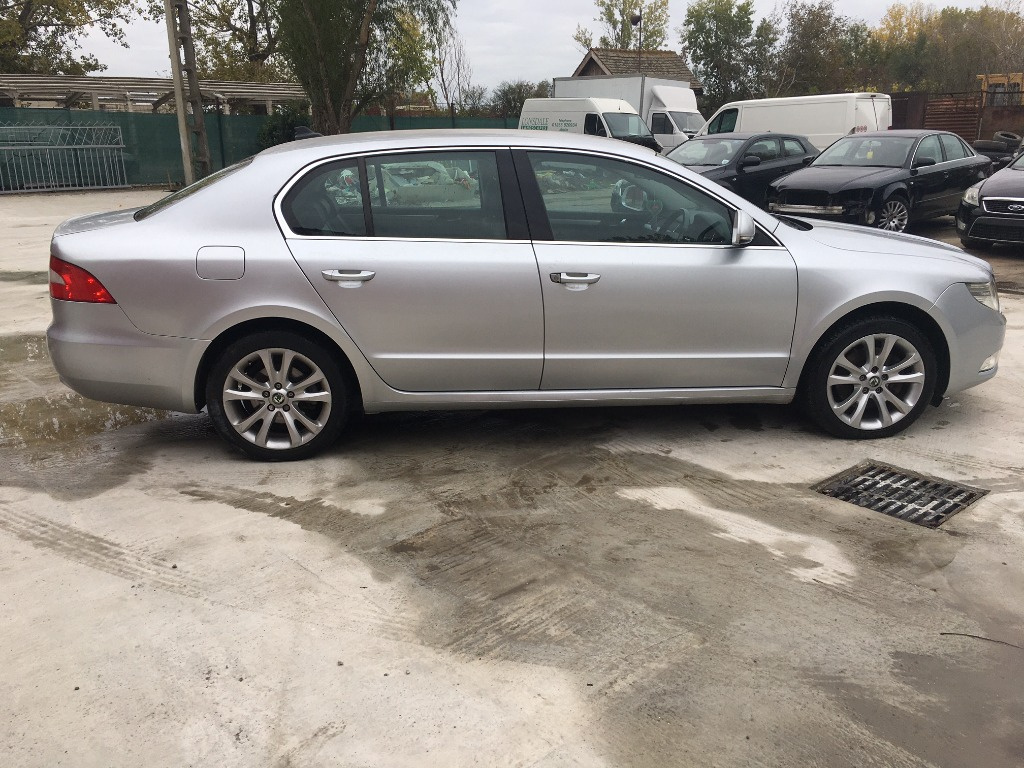 Dezmembrez Skoda Superb 2 2010 LIMUZINA 