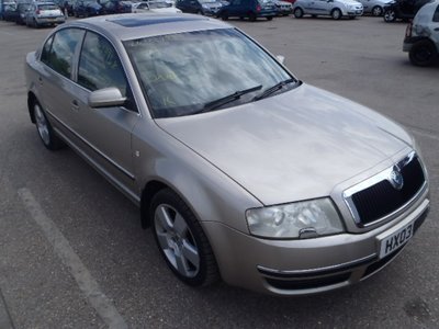 Dezmembrez skoda superb 2.5 tdi aym an 2006