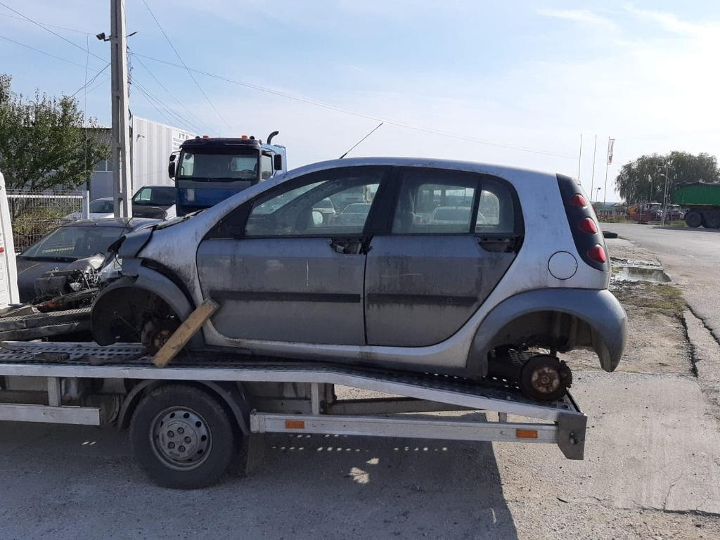 Dezmembrez Smart ForFour 1.5i 109 cai co