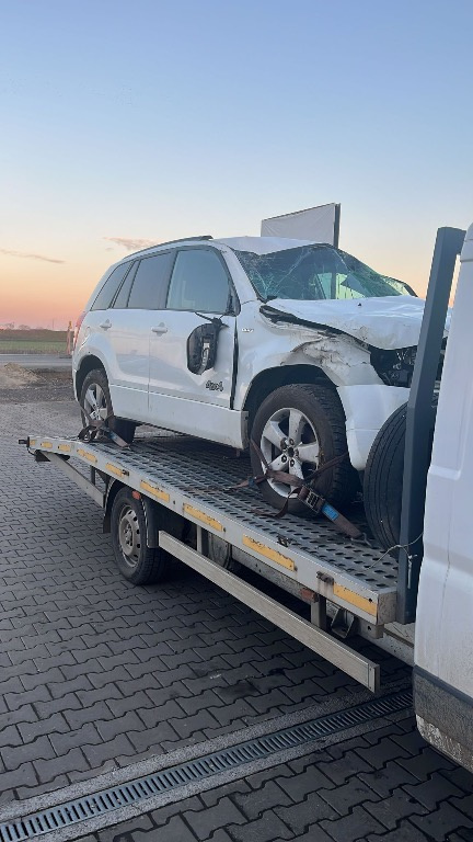 Dezmembrez Suzuki Grand Vitara 1.9 diesel din 2009