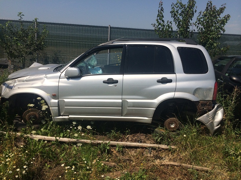 Dezmembrez suzuki grand vitara, 1999