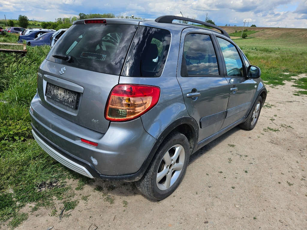 Dezmembrez Suzuki Sx4 manual 4x4 motor 1.6 M16A din 2009