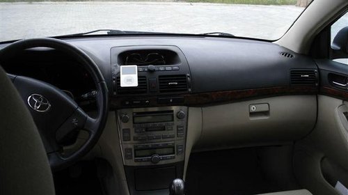 Dezmembrez Toyota Avensis 1.8 vvti 04-09