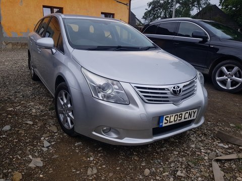 Dezmembrez Toyota avensis 2.2