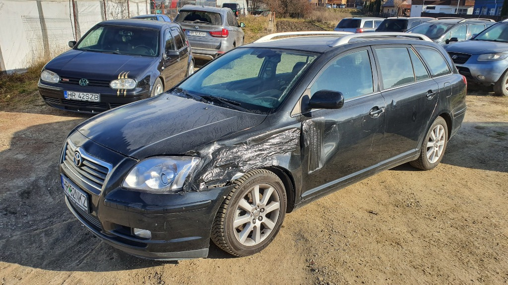 Dezmembrez Toyota Avensis T25 2.0D4d 1CD-FTV Break 2004