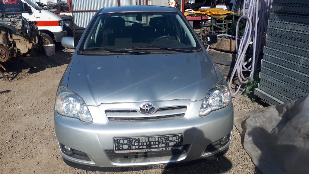 Dezmembrez Toyota Corolla fabricatie 2005 1.4 benzina