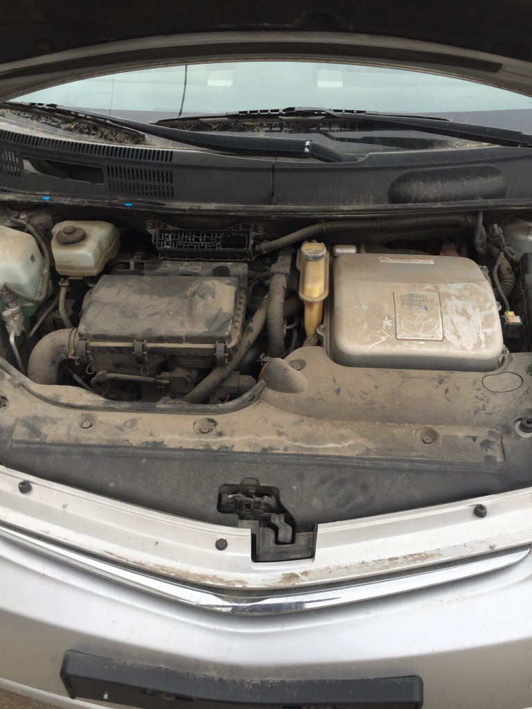 Dezmembrez toyota prius din 2008 motor 1