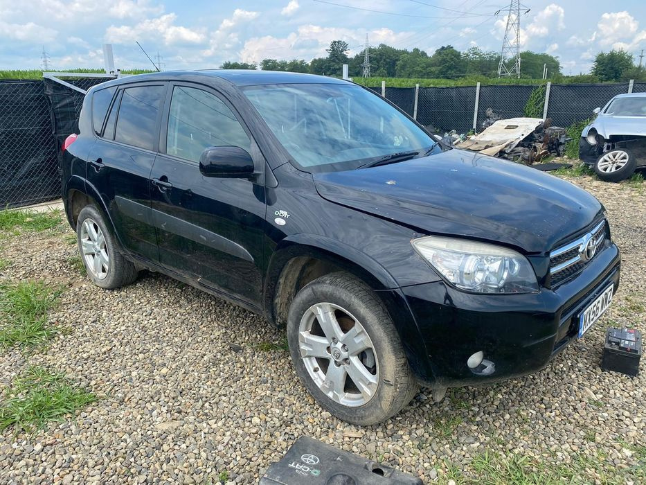 Dezmembrez Toyota Rav 4 2.2 D dcat 177 cp