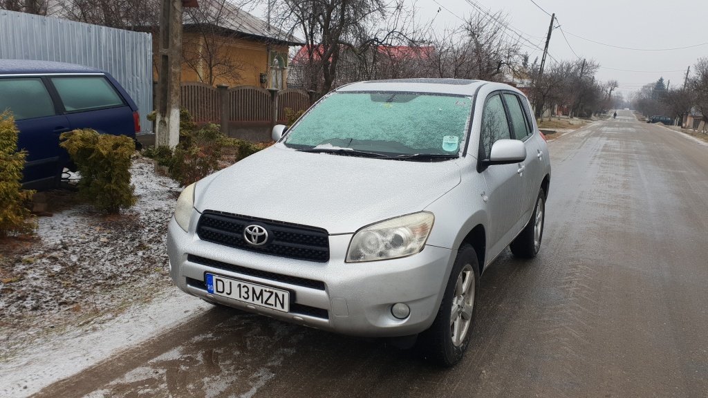 Dezmembrez toyota rav 4 2007 2.2