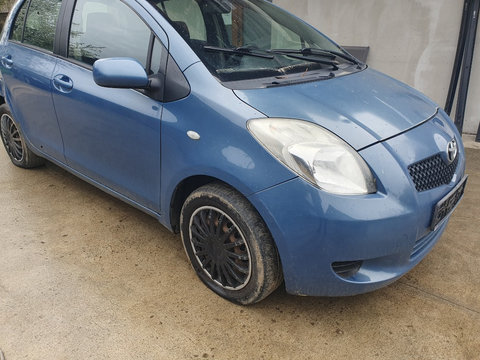 Dezmembrez Toyota Yaris, 1.3 benzina, 64 kw, cod motor 2SZ-FE, 2007