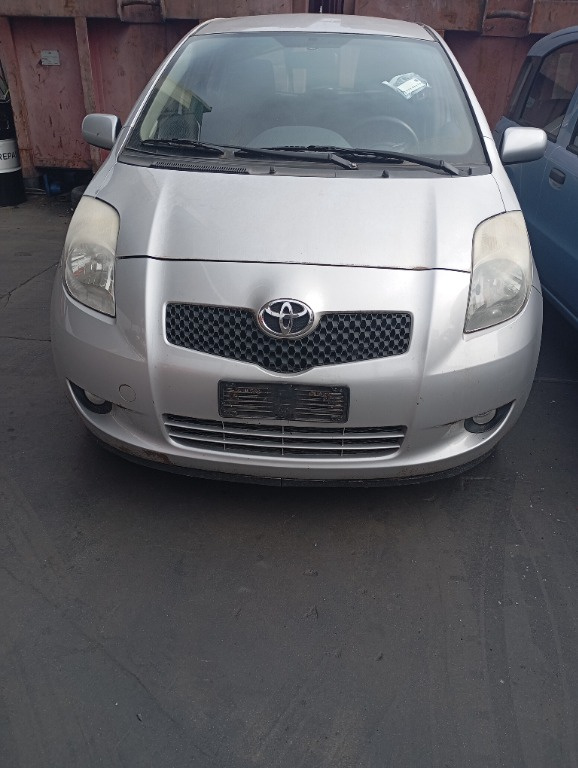 Dezmembrez Toyota Yaris 1.4 diesel an de fabricaț