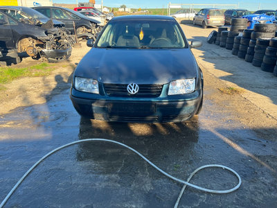 Dezmembrez Volkswagen Bora 2001 limuzina 1,9 tdi