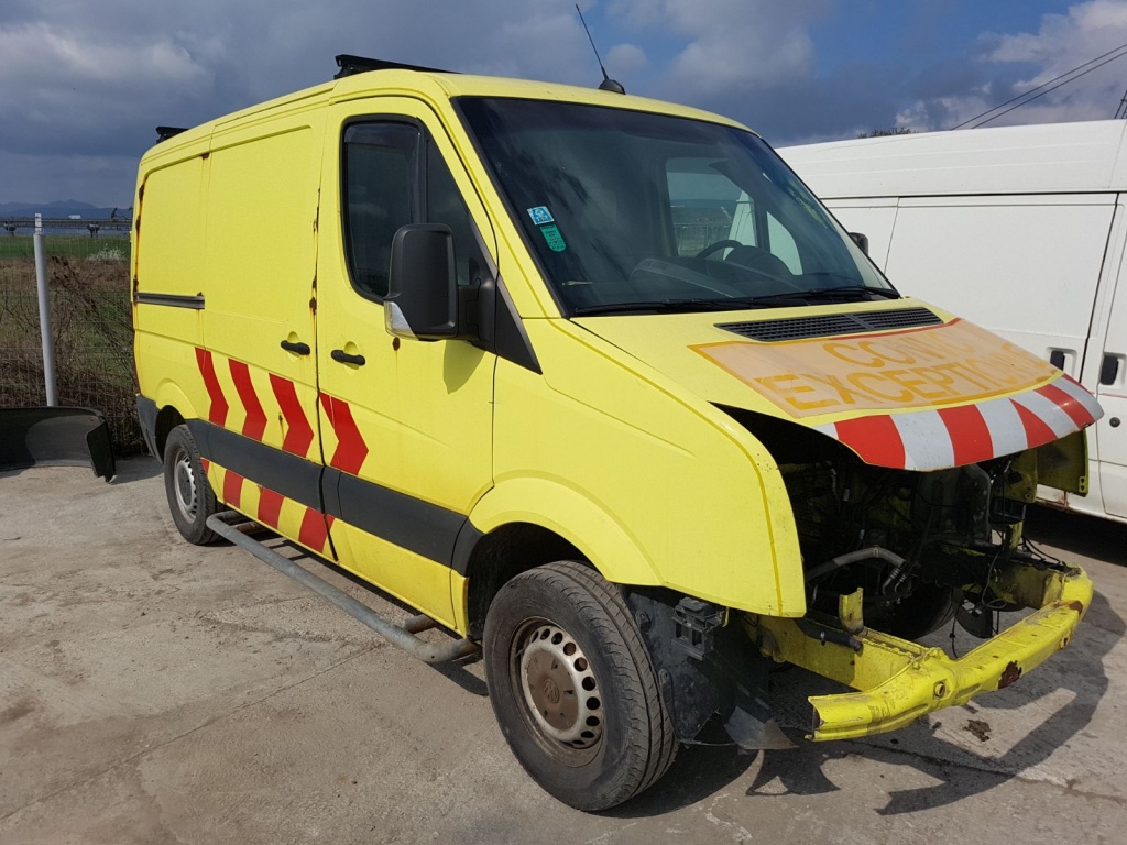 Dezmembrez Volkswagen Crafter 2.5 tdi