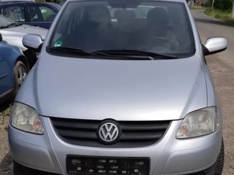 Dezmembrez Volkswagen Fox 1.2 benzina din 2003 volan pe stanga