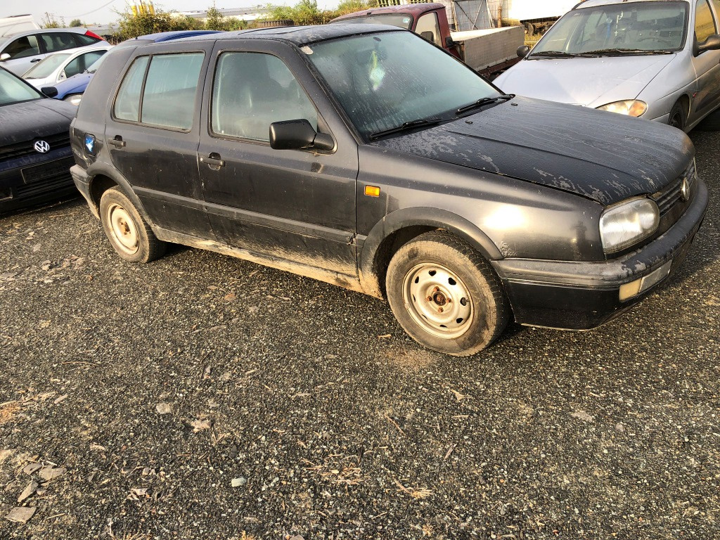 Dezmembrez Volkswagen Golf 3 1994 HATCHB