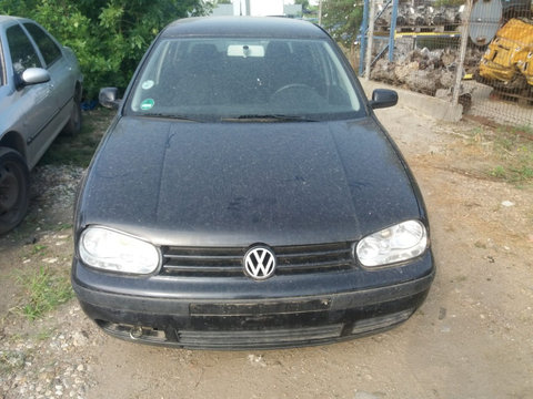 Dezmembrez Volkswagen Golf 4 1.4 16v axp 2004