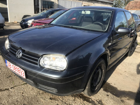 Dezmembrez Volkswagen Golf 4 1.6 16V cod motor AUS